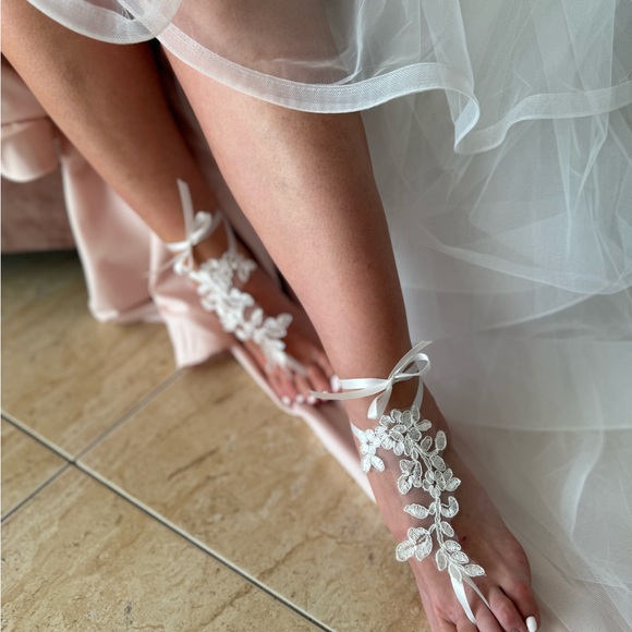 Wedding Dress by Beloved with matching vail and accessories size 10 - Picture 3 of 15